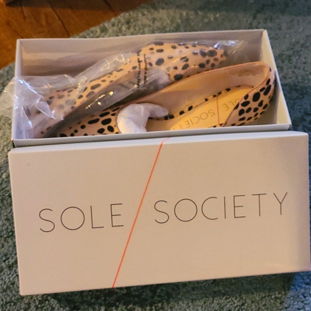 Sole Society, spotted print, 6 1/2